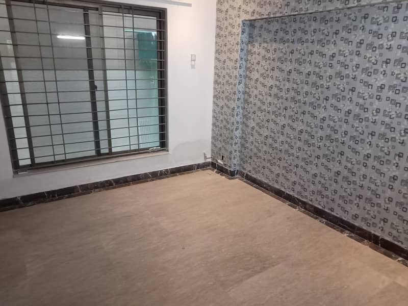 5 Marla Full Beautiful House for Rent in Hot Location in Z Block Phase 3 DHA Lahore 6