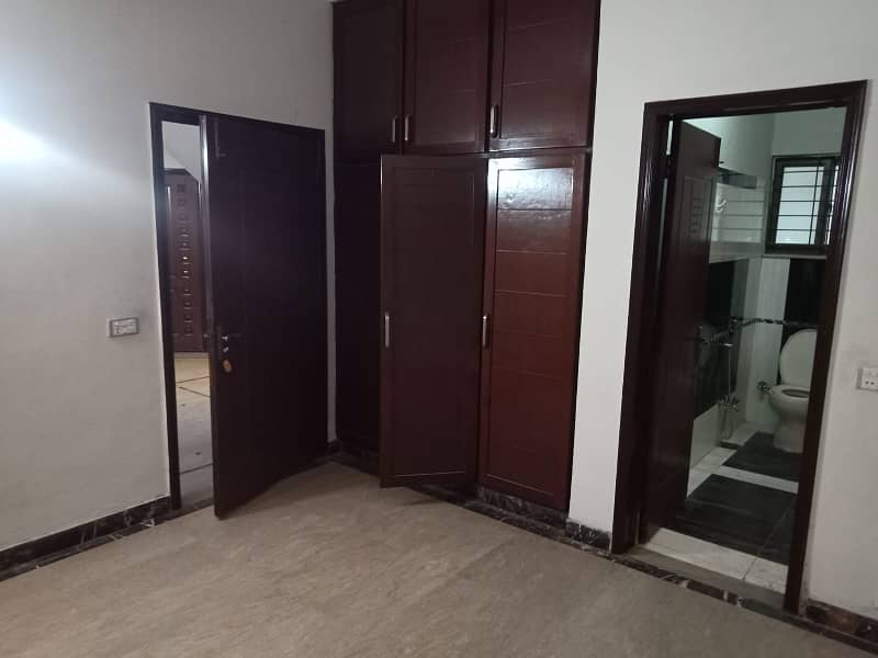 5 Marla Full Beautiful House for Rent in Hot Location in Z Block Phase 3 DHA Lahore 9