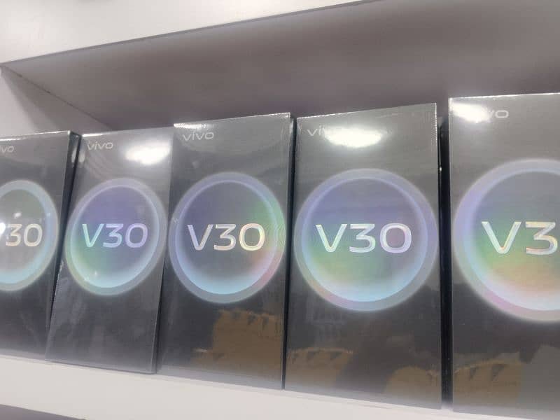 VIVO V30 BOX PACK NON ACTIVE ONE YEAR OFFICIAL WARRANTY  12/256 1