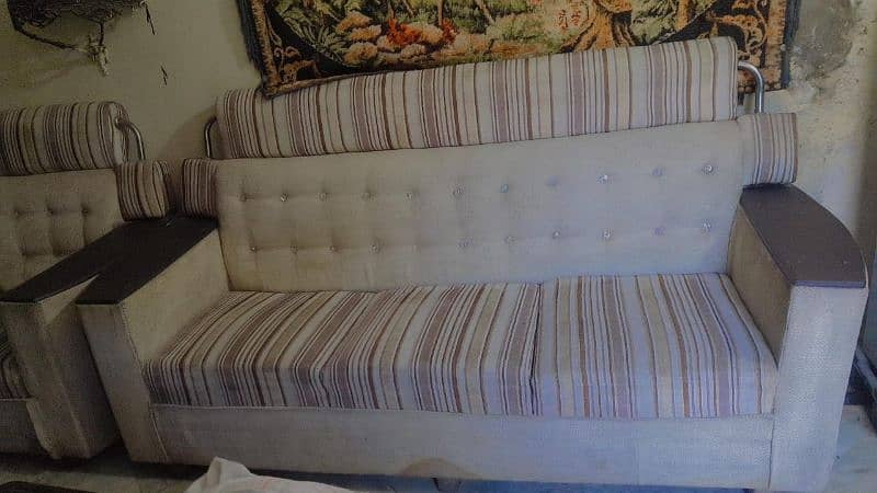 Urgently Sale Sofa Set Negotiable Price 3