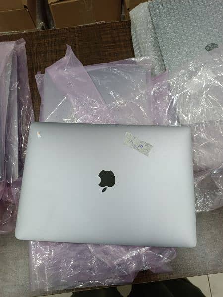 MACBOOK PRO 2019 CTO MODLE 13 INCH TOUCHBAR I5 Q-C 16GB RAM 256GB 10