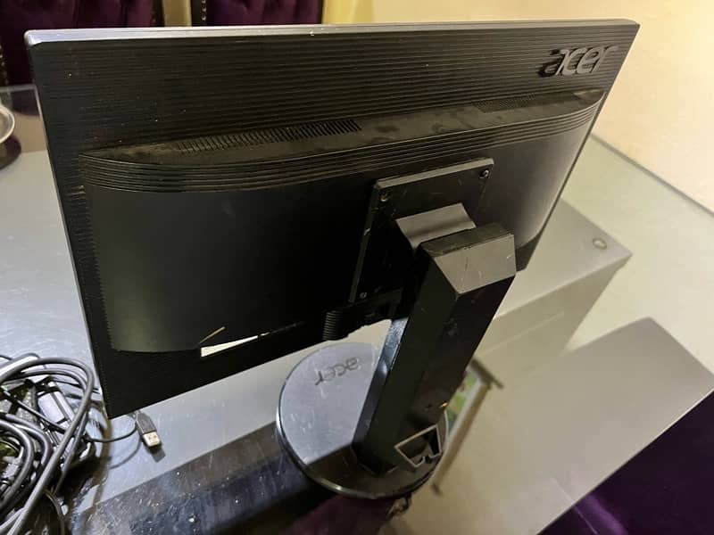 Acer 22 inch LCD Monitor 2