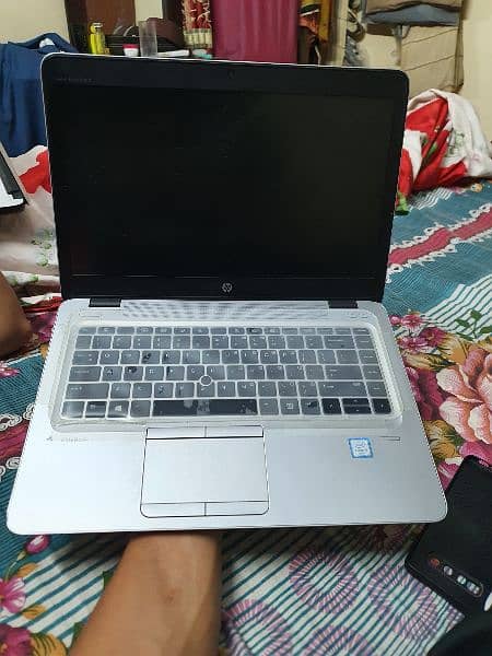 Hp Elite book very less used 3