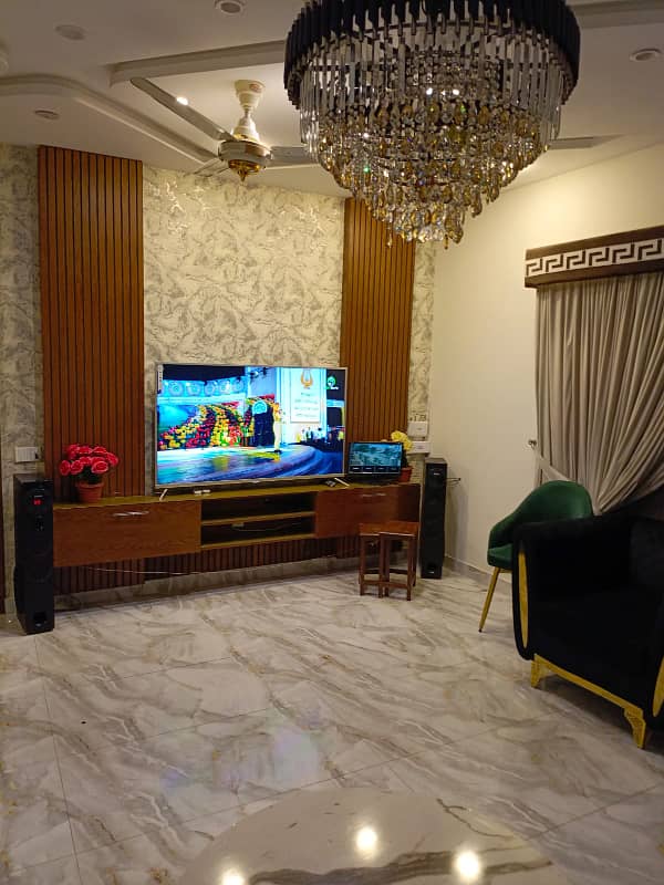 10 Marla Fully Furnished House Available For Rent On Weekly & Monthly Basis In Janiper Block Sector C Bahria Town Lahore 6