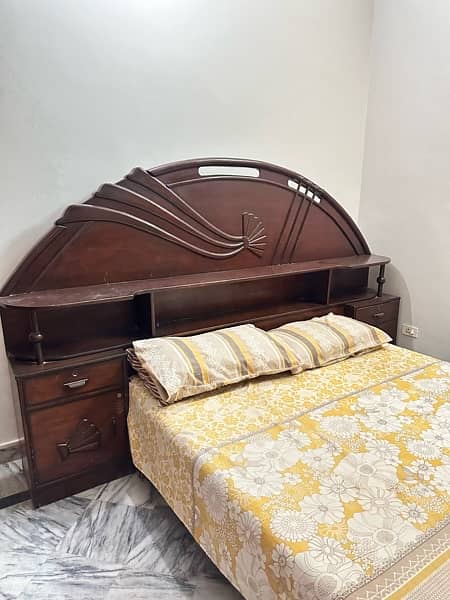 DOUBLE BED WITH DRESSING TABLE 1