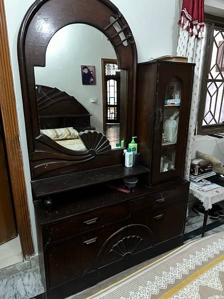 DOUBLE BED WITH DRESSING TABLE 2