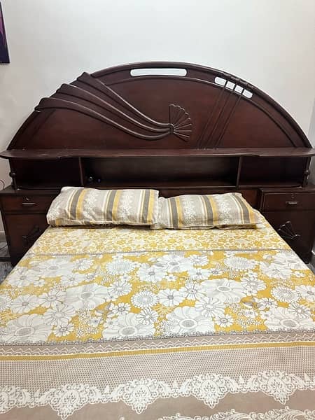 DOUBLE BED WITH DRESSING TABLE 3
