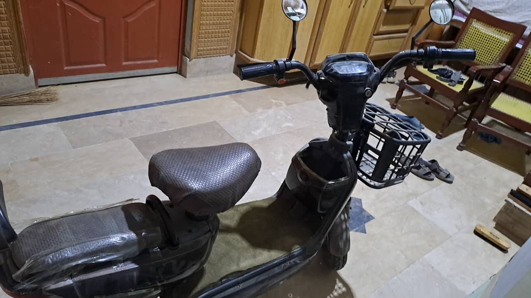 Best Electric scooty in Reasonable Price. 5