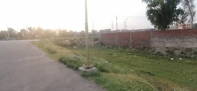 Become Owner Of Your Prime Location Commercial Plot Today Which Is Centrally Located In Square One In Gujranwala 4