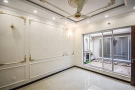GOOD LOCATION AND "LUXURY HOUSE" FOR SALE IN PARAGON CITY . 0
