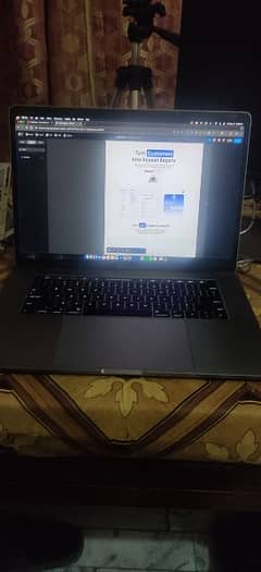 MacBook pro 2018 i7 15-inch