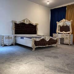 bed set/king size/double bed/with side tables/dressing table/mirror