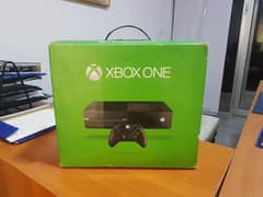 XBOX ONE Full Package + 3 Controller