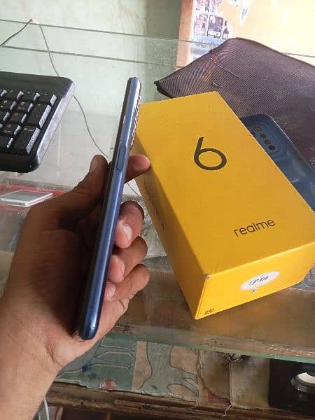 Realme 6  8/128 condition 10/9 with box charger 1