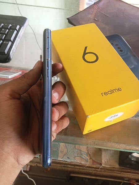Realme 6  8/128 condition 10/9 with box charger 4