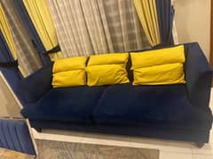 3 seater sofa for sale in very good condition