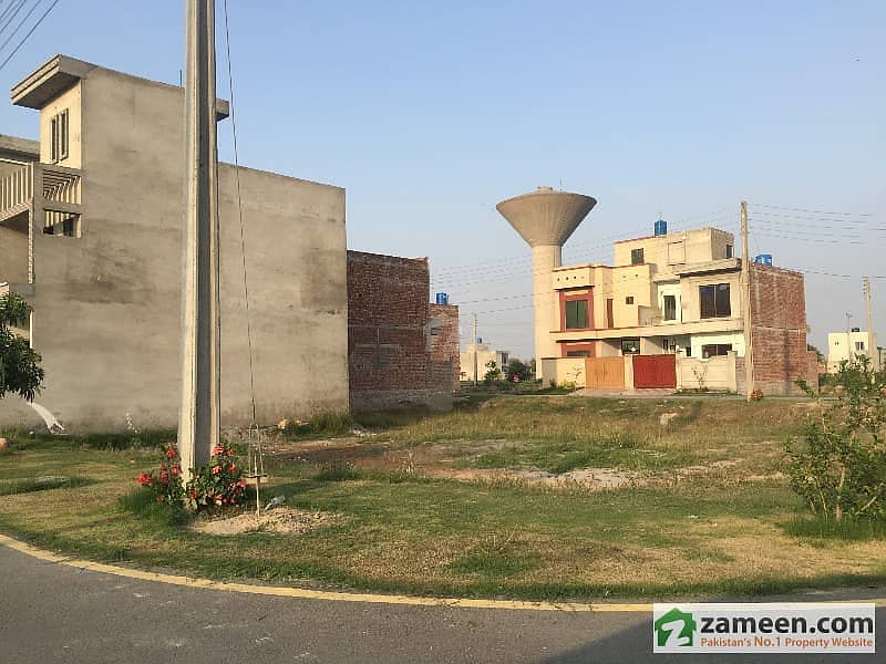 5 Marla Plot for Sale in Dream Avenue Lahore with 60 feet road 2