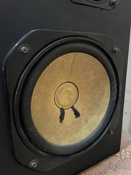 Yamaha NS 10 Speakers + Amplifier 4