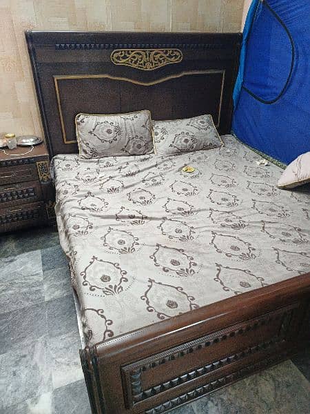 for sale bed set, dressing table and couch 0
