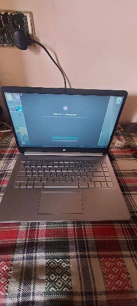 box hp important laptop home used it's just like new 3