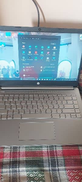 box hp important laptop home used it's just like new 6