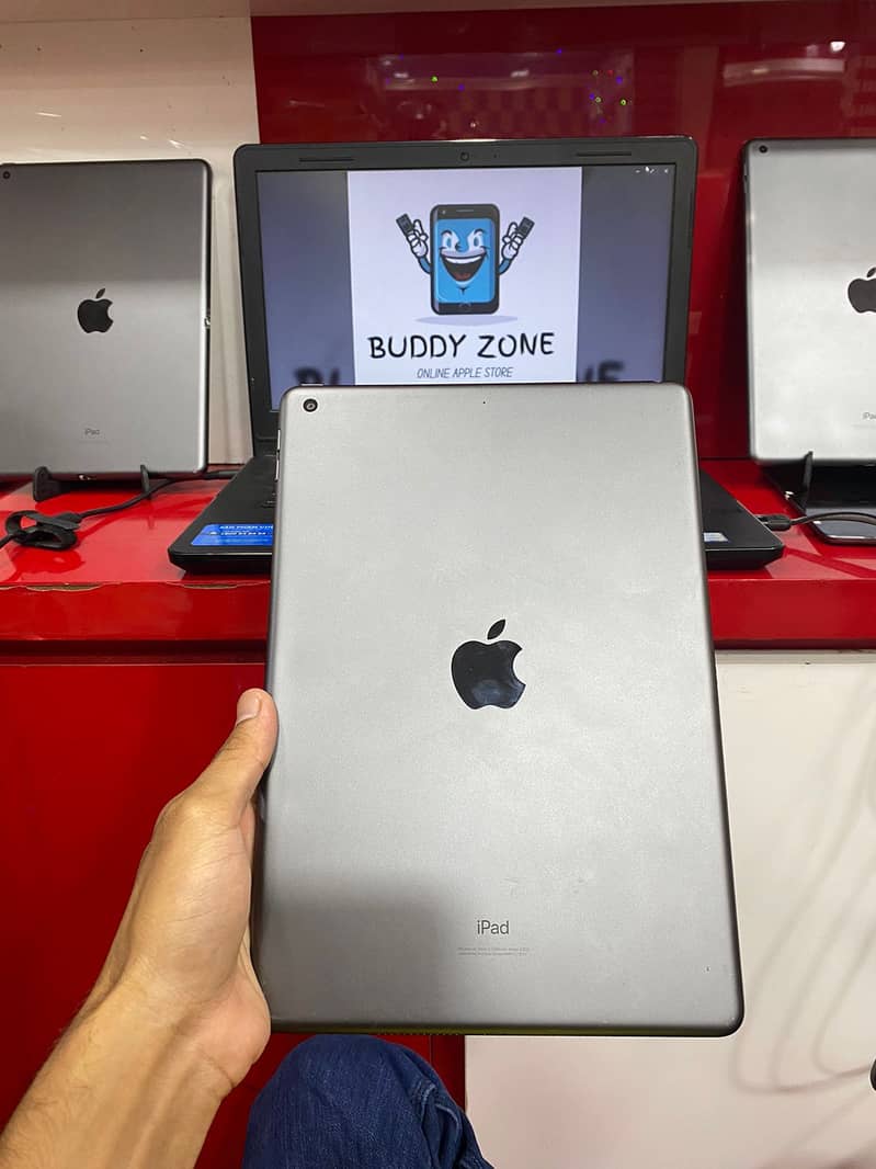 Ipad 7th and 8th generation 32gb with free gift 8