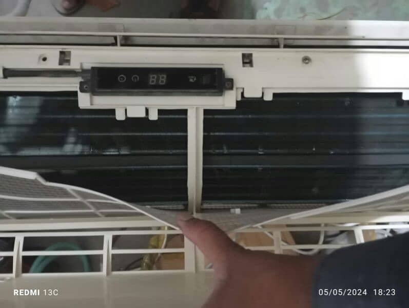 PEL 1 TON air conditioner  perfect cooling contact no  03257409269 4
