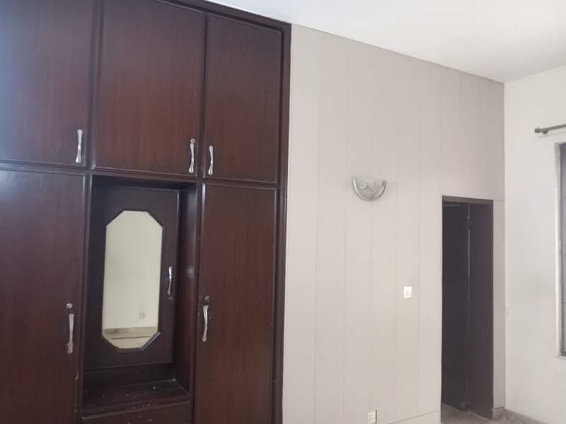 VERY LOW BUDGET 1 KNAL UPPER PORTION FOR RENT IN DHA 1