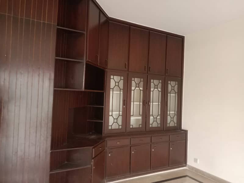 VERY LOW BUDGET 1 KNAL UPPER PORTION FOR RENT IN DHA 4