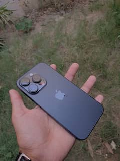 IPhone 14 pro Mint condtion (READ AD)