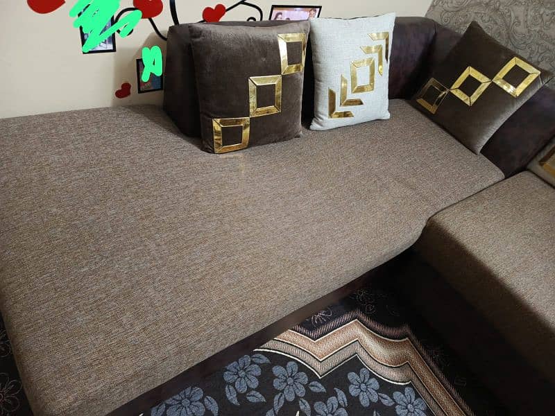 set with cushions 1