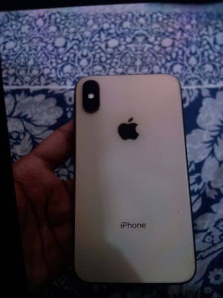 iphone xs 64 gb non pta pannel mein line hy battery health 77 hy 0