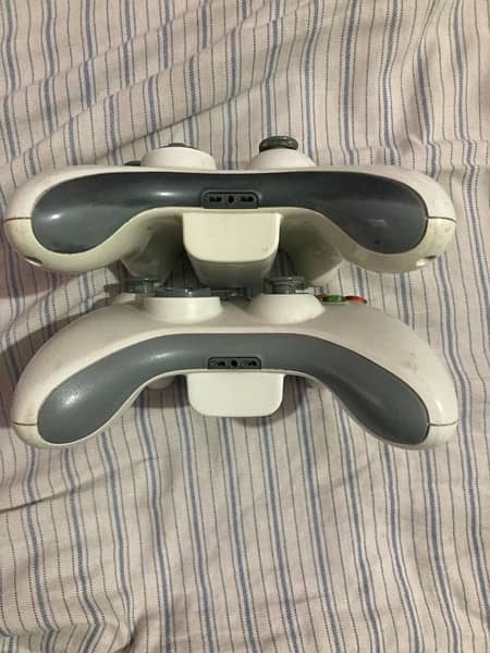 XBOX 360 Controllers 3