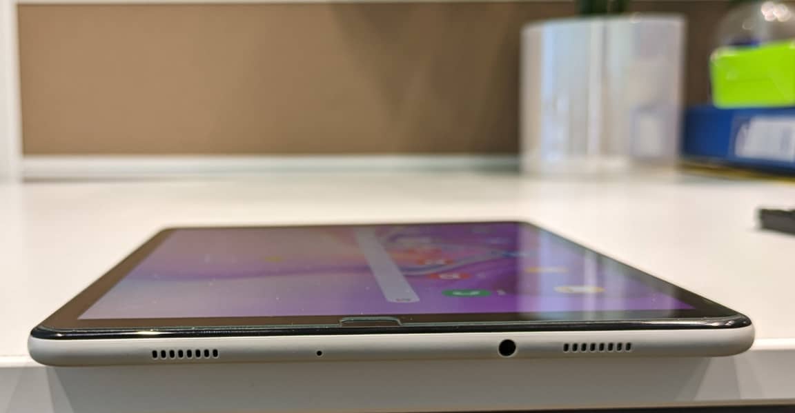Samsung Galaxy Tab A 10.5 with Wireless Bluetooth Keyboard 6