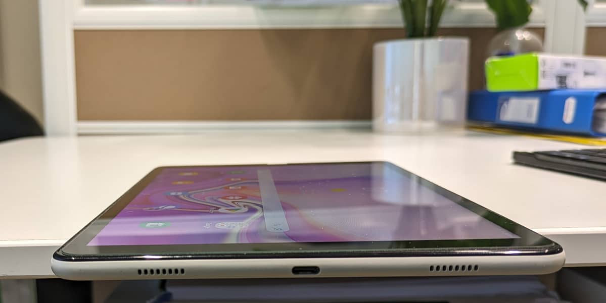 Samsung Galaxy Tab A 10.5 with Wireless Bluetooth Keyboard 8