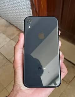 Iphone Xr (64)GB factory unlock 81 health with Box data cable