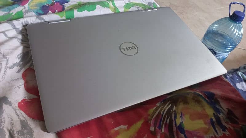 DELL INSPIRON 15 7586 2in1 - touch and type 1
