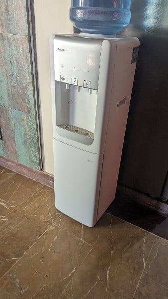 GREE Water dispenser 0