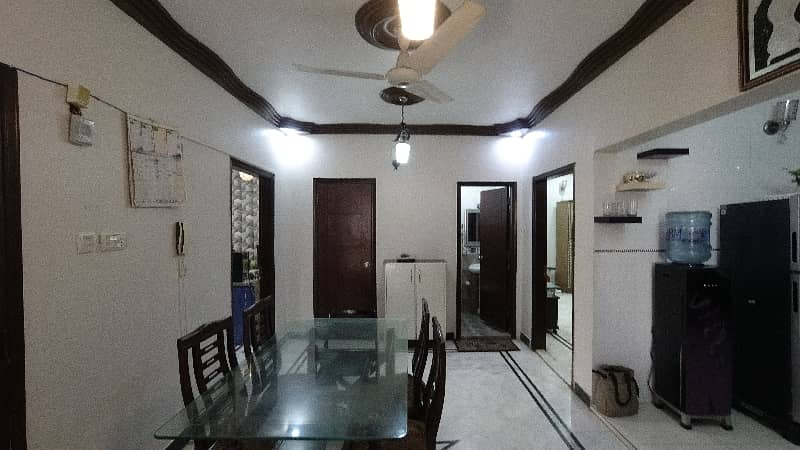 Corner 2500 Square Feet Upper Portion For Grabs In Amil Colony 3