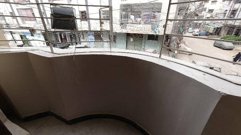 Corner 2500 Square Feet Upper Portion For Grabs In Amil Colony 11