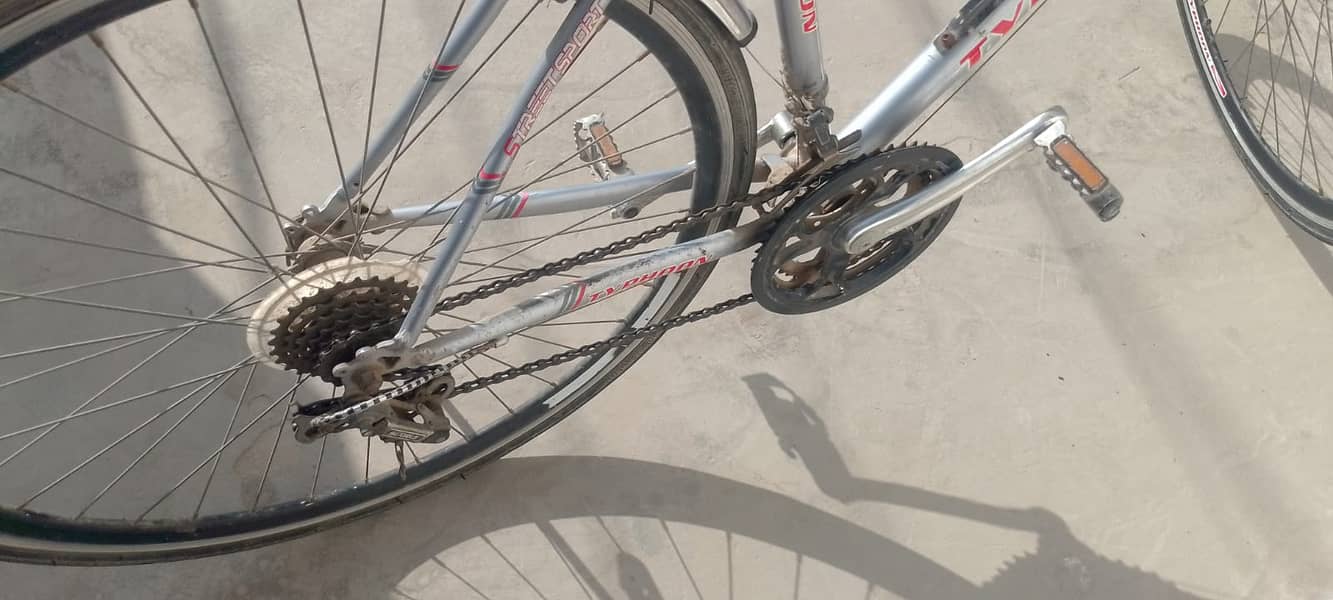 Racing Bicycle slim tyres 1