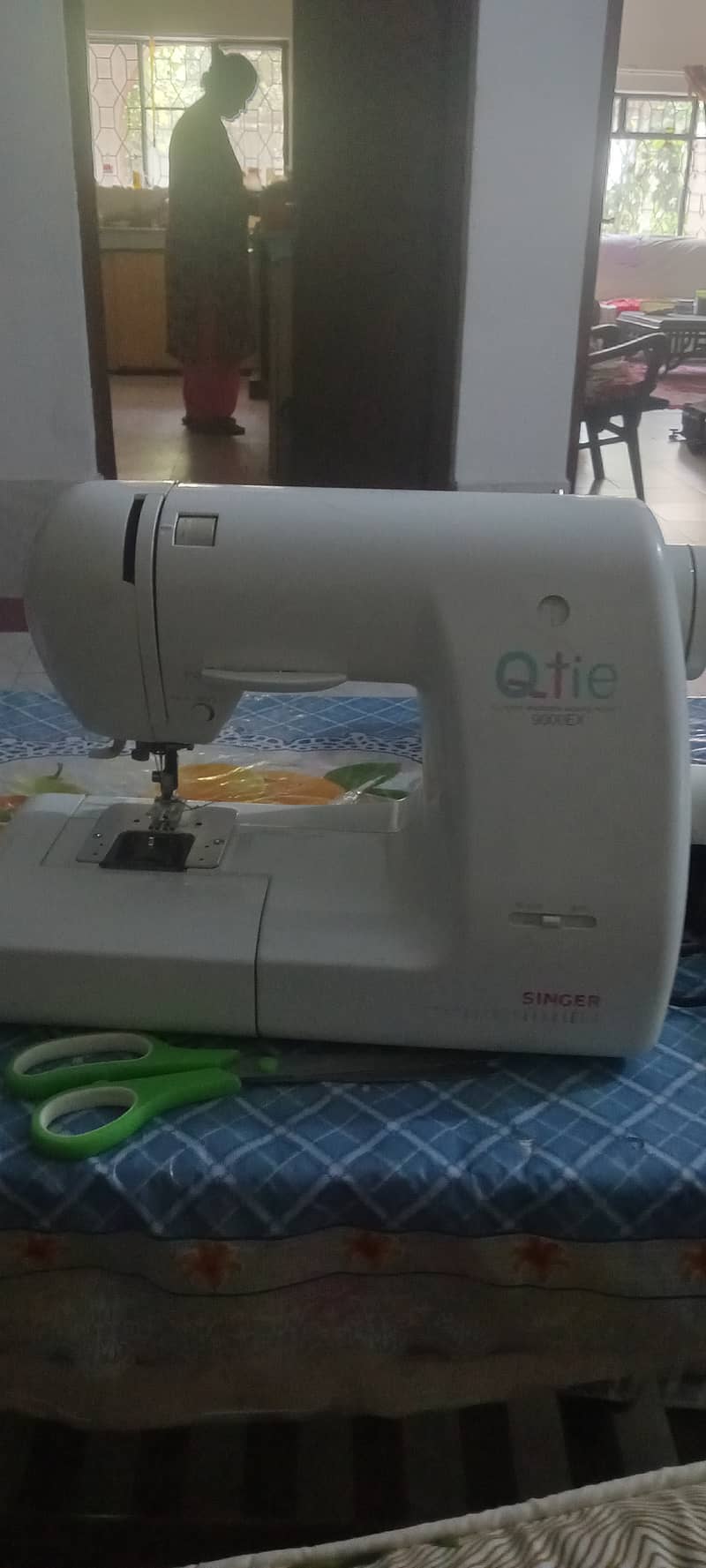 Singer q tie sewing machine 2