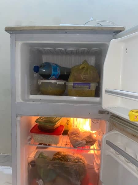 Dawlence room fridge for sell 3