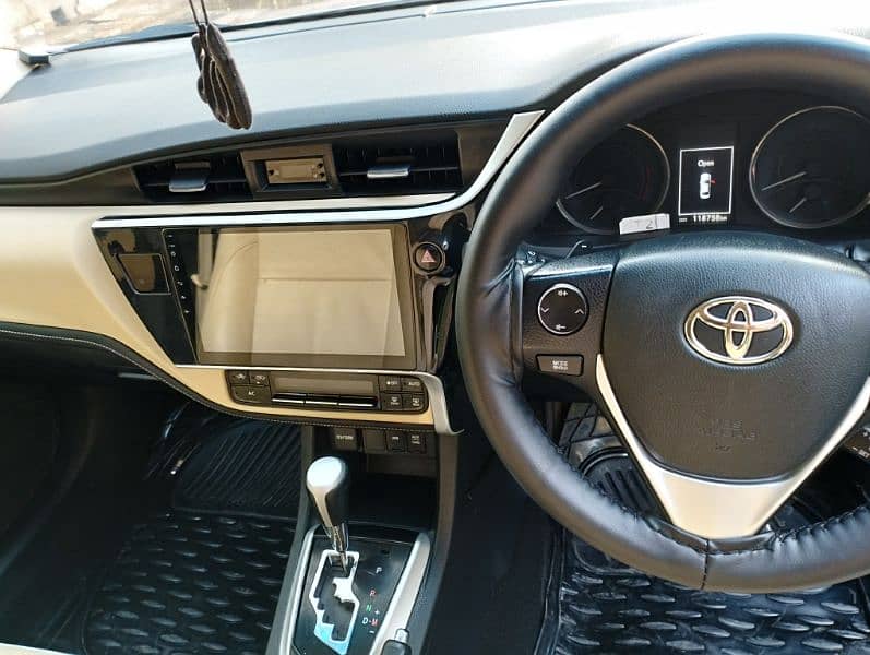 Toyota Altis Grande 2017 10