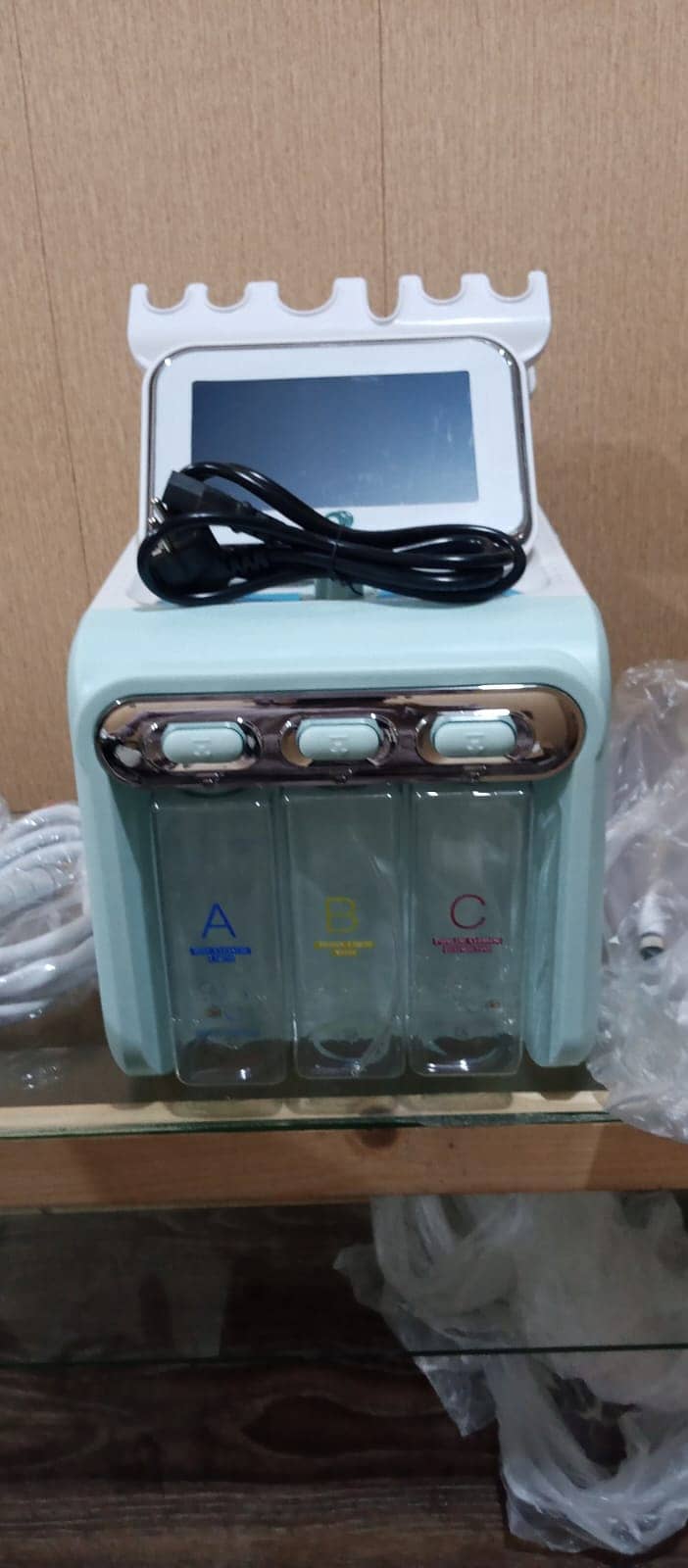 Brand New Imported Hydra Facial Machine  And Mask With All Accessories 6