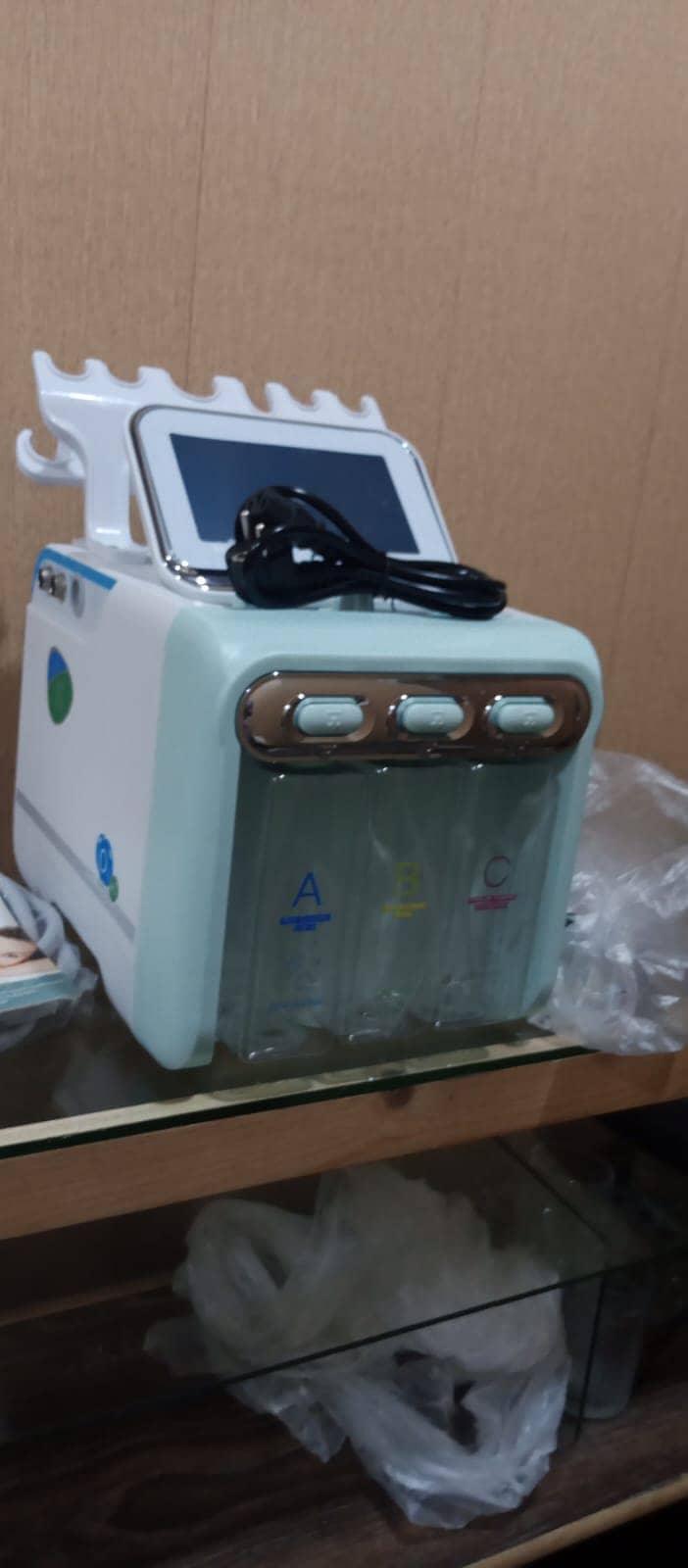 Brand New Imported Hydra Facial Machine  And Mask With All Accessories 7