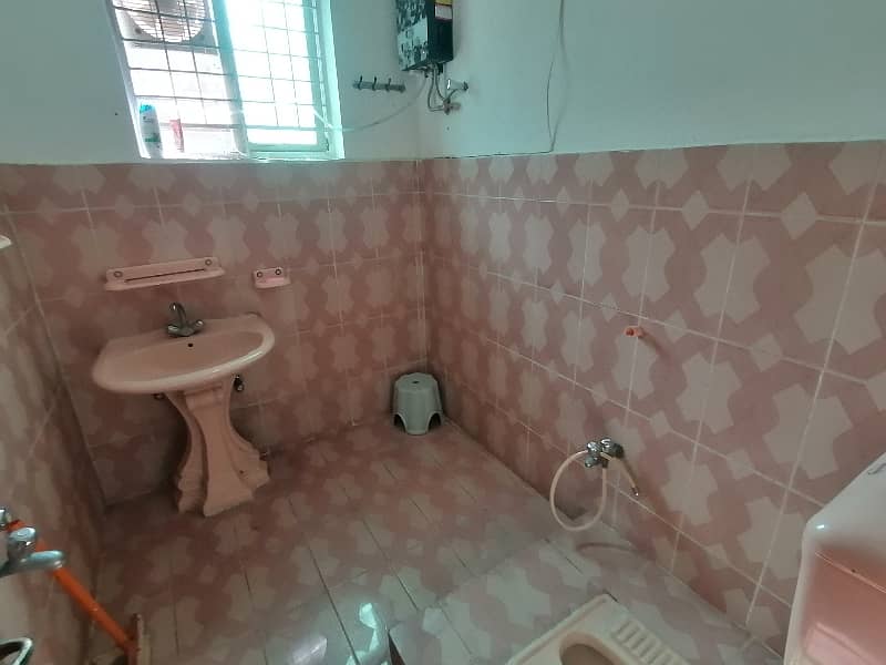 6 Marla Dubble storey House for sale in college Road Lahore 18