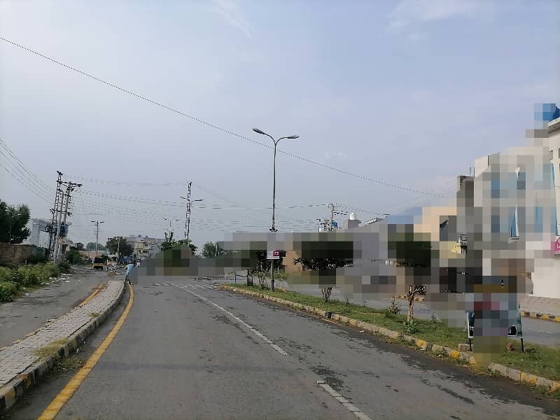 11 Marla single commercial available for sale in  college Road Lahore 14