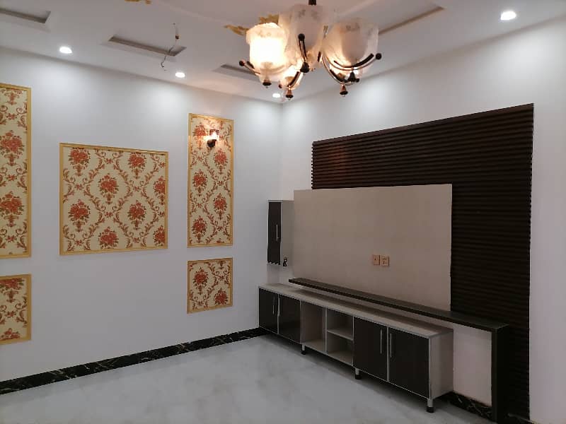 9.5 Marla Brand New Double Storey House  Sale  College Road Lahore 4