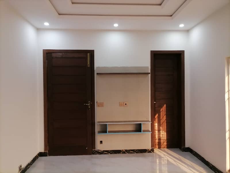 9.5 Marla Brand New Double Storey House  Sale  College Road Lahore 22